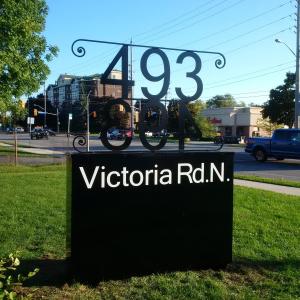 mirror sign