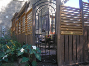 Narrow gate