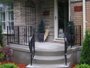 curved railing with lamb toung
